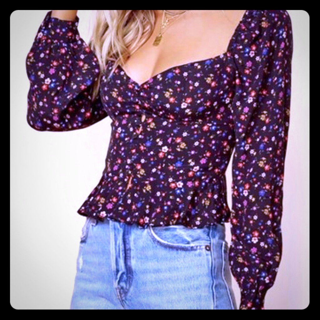 Brand New Blue Life Floral Crop Top